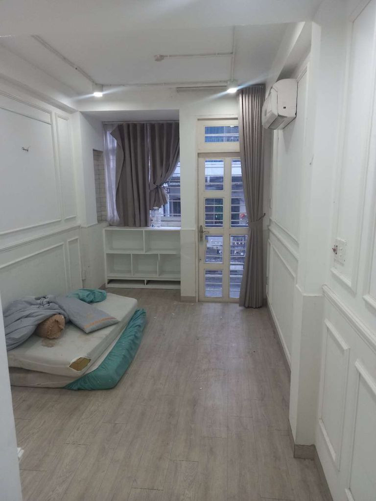 Cho thuê nhà MT đường số 4 Cư Xá Đô Thành P4,Q3.